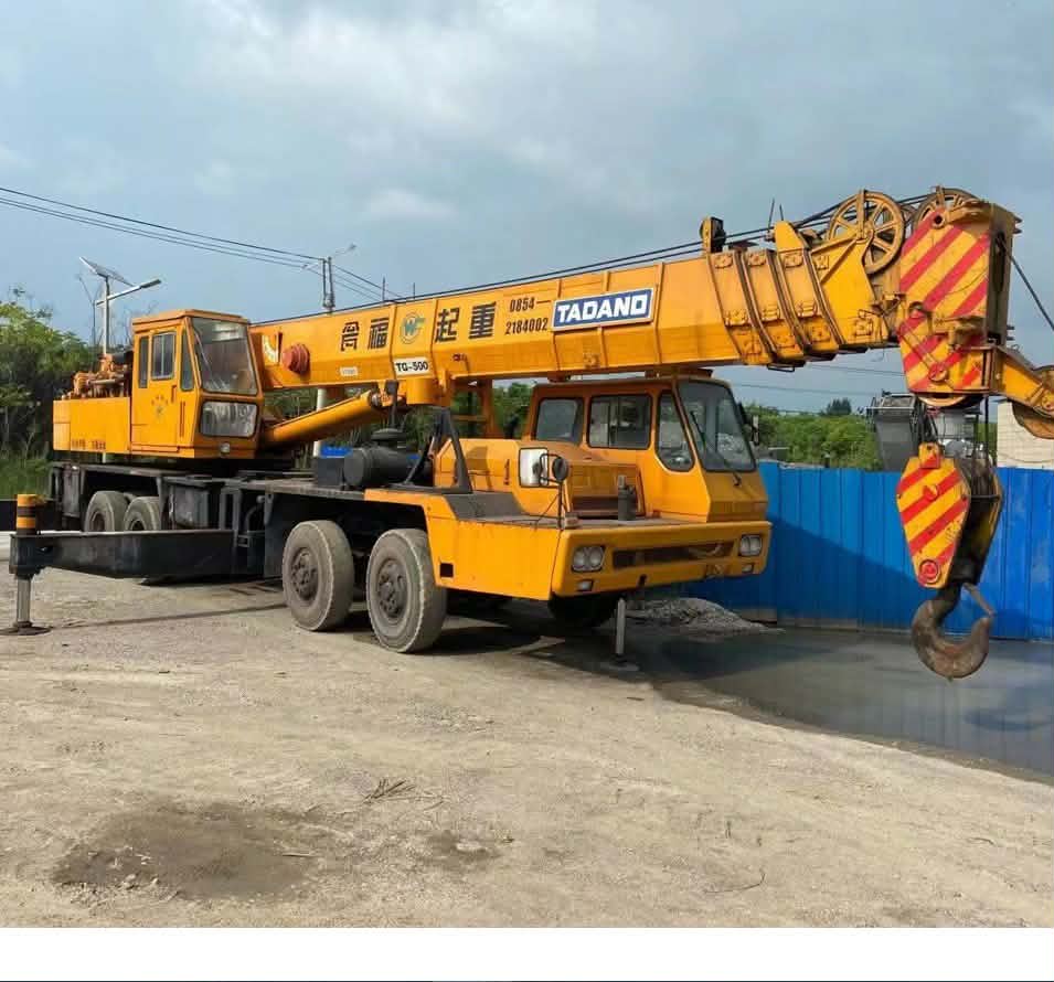 رافعة 50 طن للايجار في الدمام — للرفع الثقيل